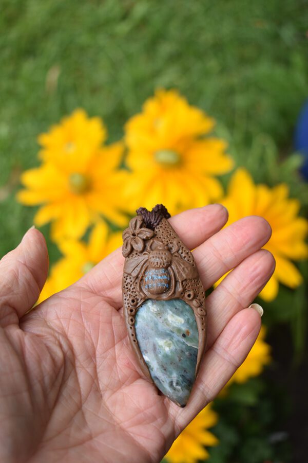 Blue Banded Bee with Praise